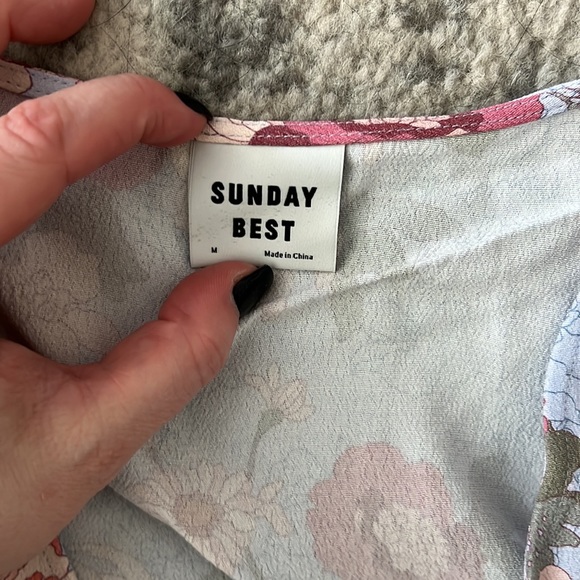 Floral aritzia midi dress - Picture 3 of 3